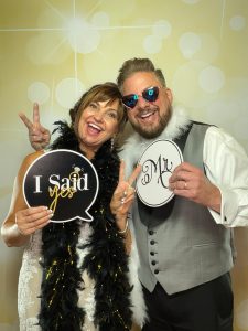 5 reasons why you must add photo booth